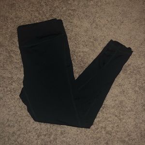 Black cropped workout leggings